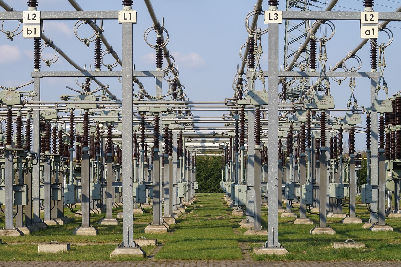 London substation fire highlights risk to parallel buildings